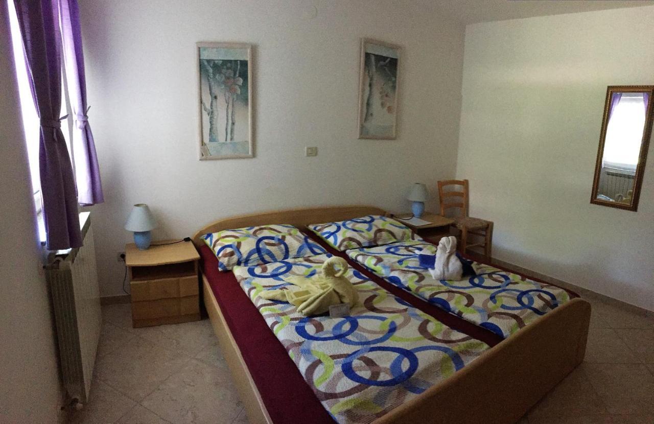 Pension Nina Umago Esterno foto