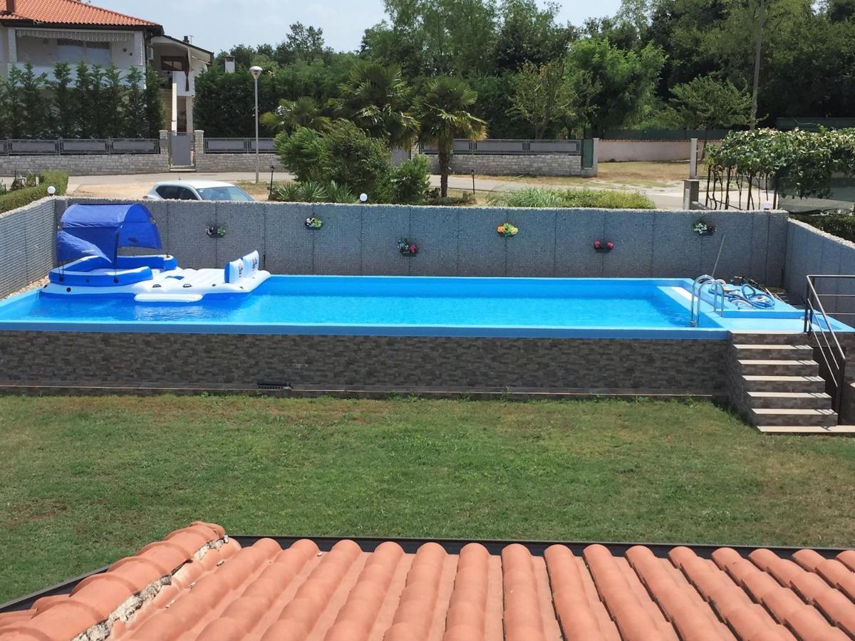 Pension Nina Umago Esterno foto